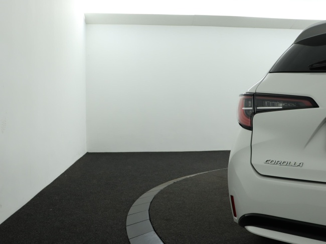 Toyota Corolla Touring Sports - 1.8 Hybrid TeamNL