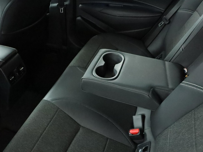 Toyota Corolla Touring Sports - 1.8 Hybrid TeamNL