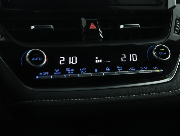 Toyota Corolla Touring Sports - 1.8 Hybrid TeamNL 7