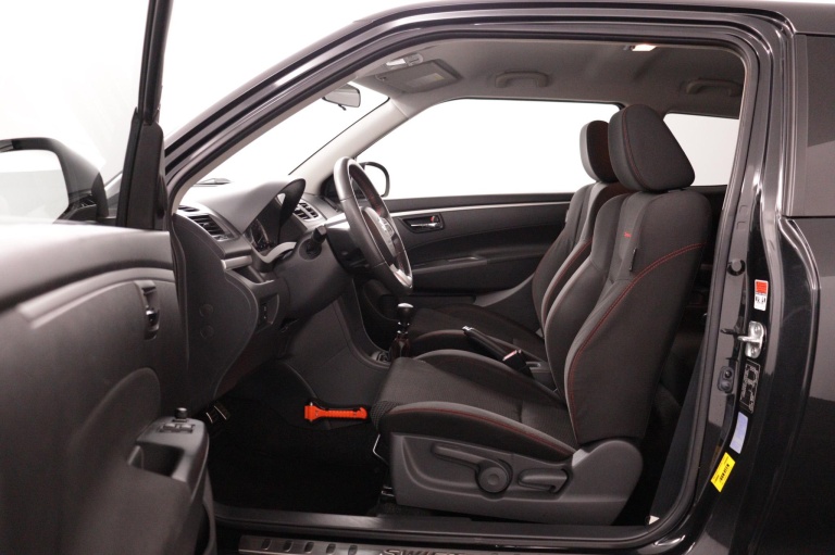 Suzuki Swift - 1.6 Sport 16