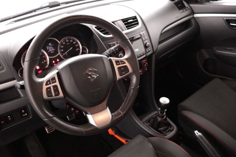 Suzuki Swift - 1.6 Sport 33