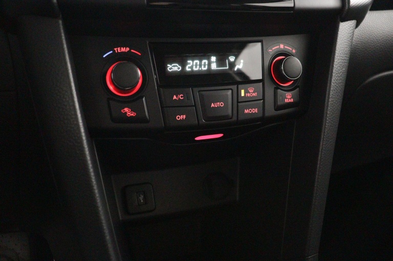 Suzuki Swift - 1.6 Sport 7