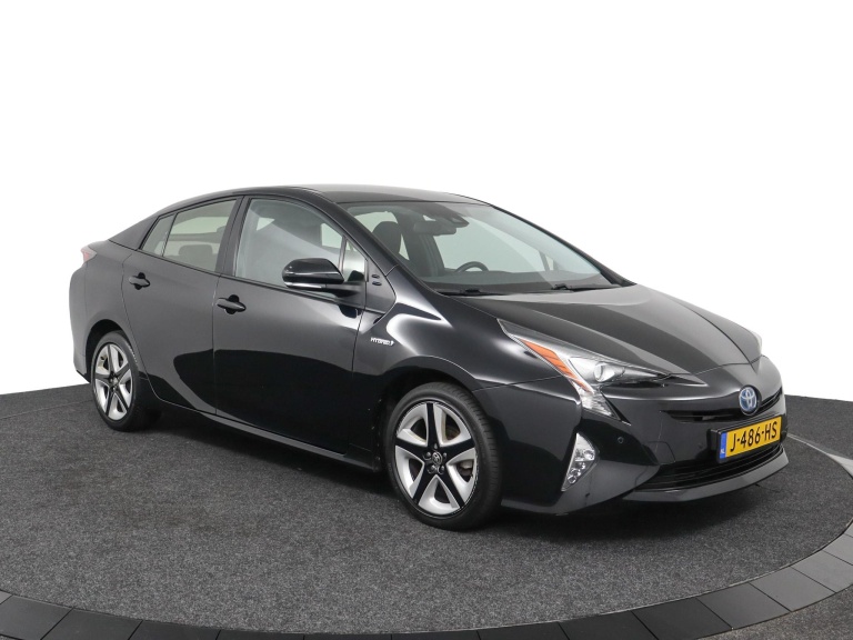 Toyota Prius - 1.8 Dark Edition 13