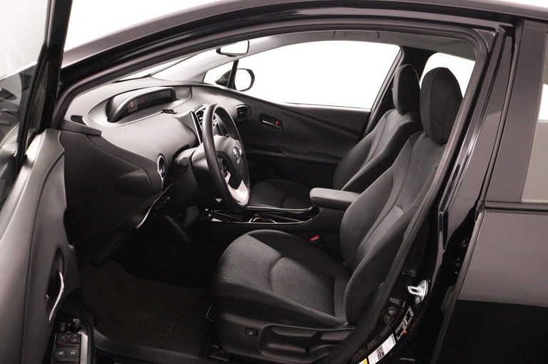 Toyota Prius - 1.8 Dark Edition 16