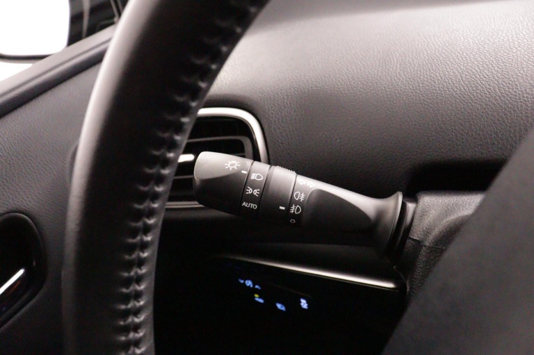 Toyota Prius - 1.8 Dark Edition 29