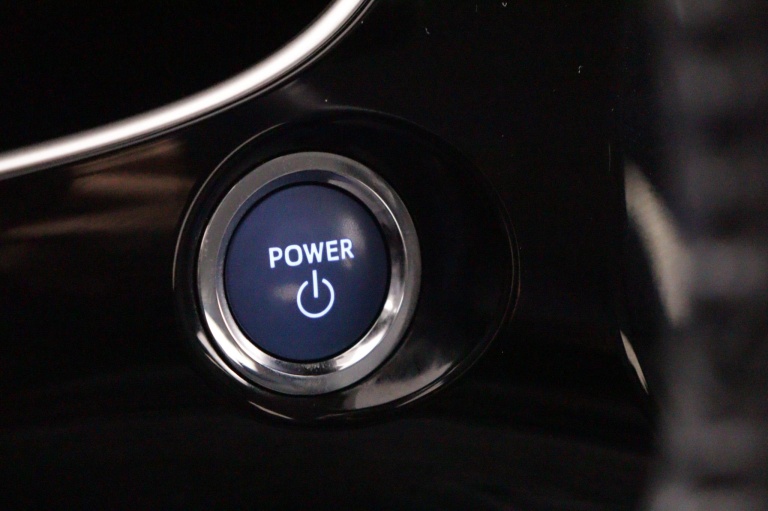 Toyota Prius - 1.8 Dark Edition 37