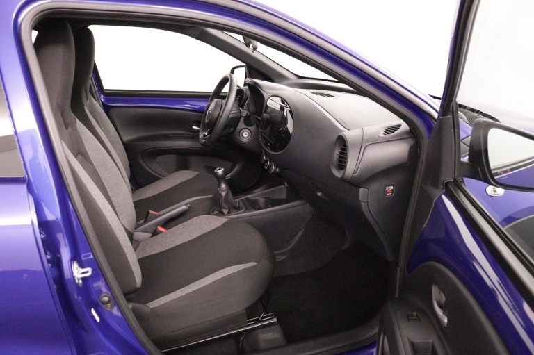 Toyota Aygo X - 1.0 VVT-i MT Play 19