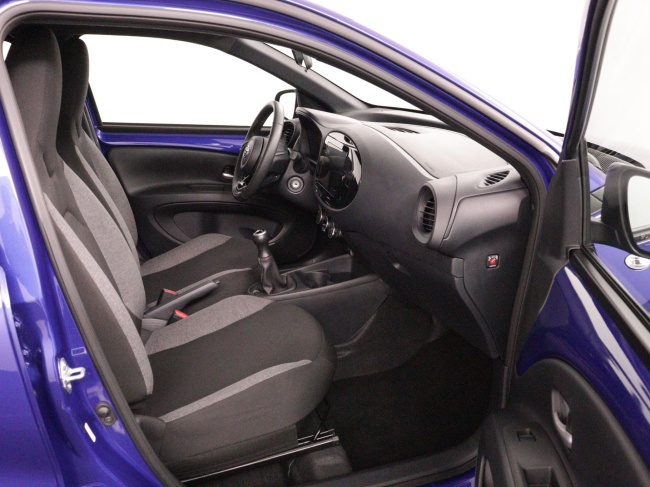 Toyota Aygo X - 1.0 VVT-i MT Play