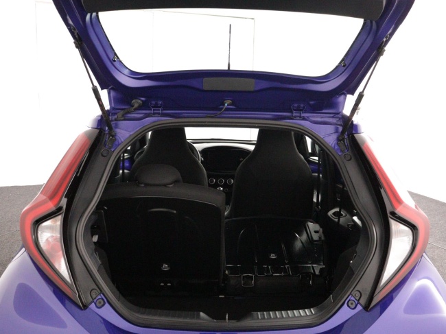 Toyota Aygo X - 1.0 VVT-i MT Play