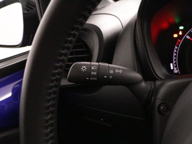 Toyota Aygo X - 1.0 VVT-i MT Play