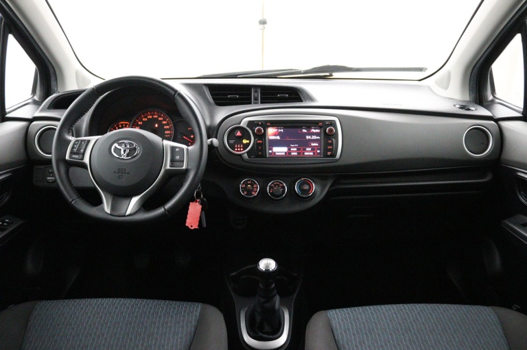 Toyota Yaris - 1.0 VVT-i Aspiration 11