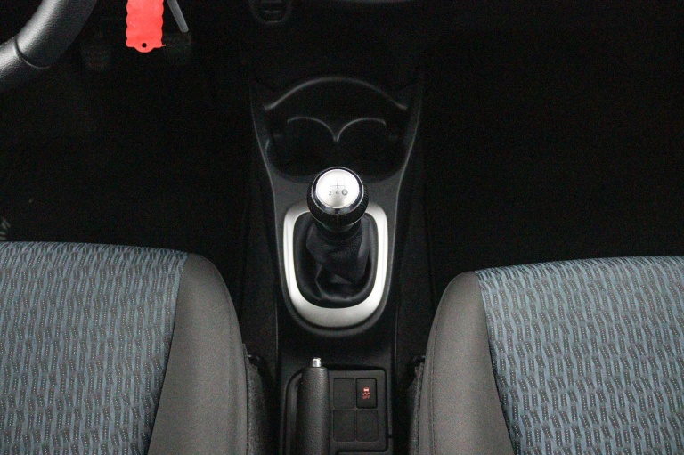 Toyota Yaris - 1.0 VVT-i Aspiration 22