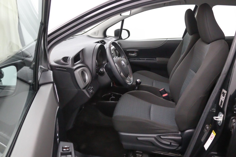 Toyota Yaris - 1.0 VVT-i Aspiration 9