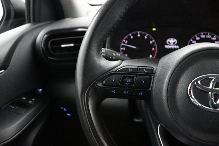 Toyota Yaris - 1.5 VVT-i Active 18