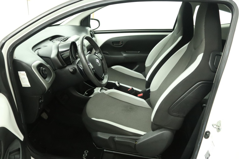 Toyota Aygo - 1.0 VVT-i x-play 16