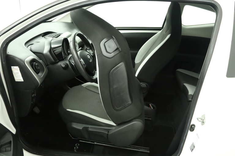 Toyota Aygo - 1.0 VVT-i x-play 37