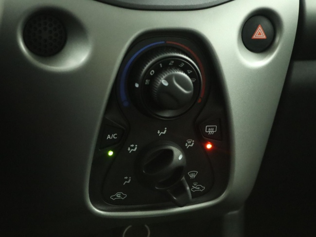 Toyota Aygo - 1.0 VVT-i x-play