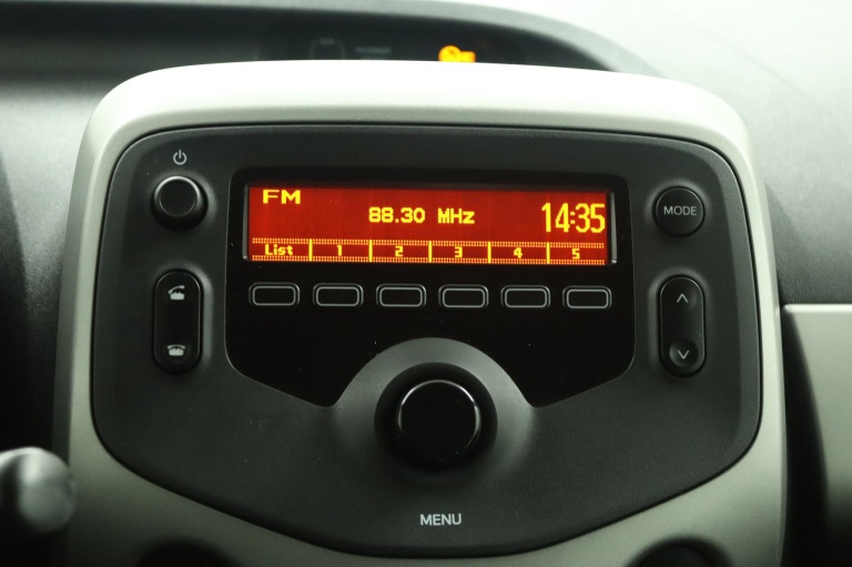 Toyota Aygo - 1.0 VVT-i x-play 8