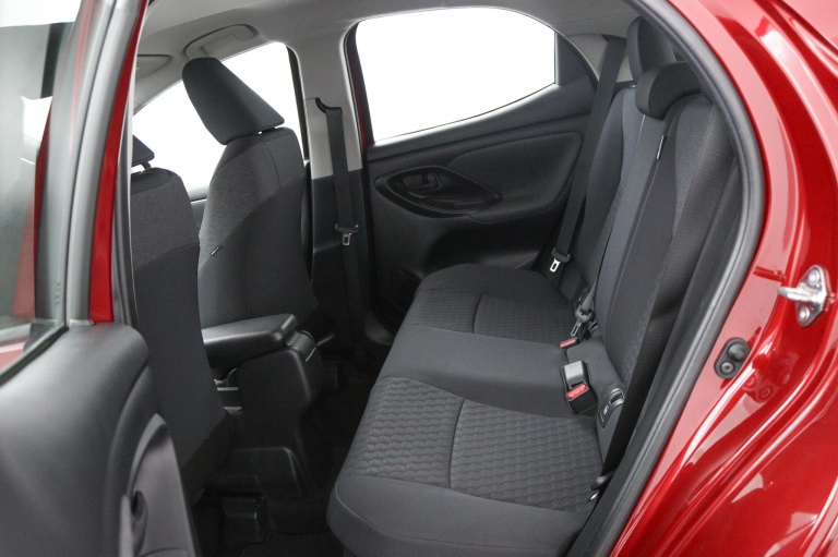 Toyota Yaris - 1.5 Hybrid Dynamic 17