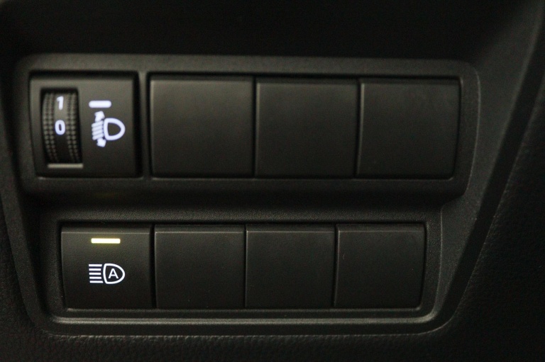 Toyota Yaris - 1.5 Hybrid Dynamic 28