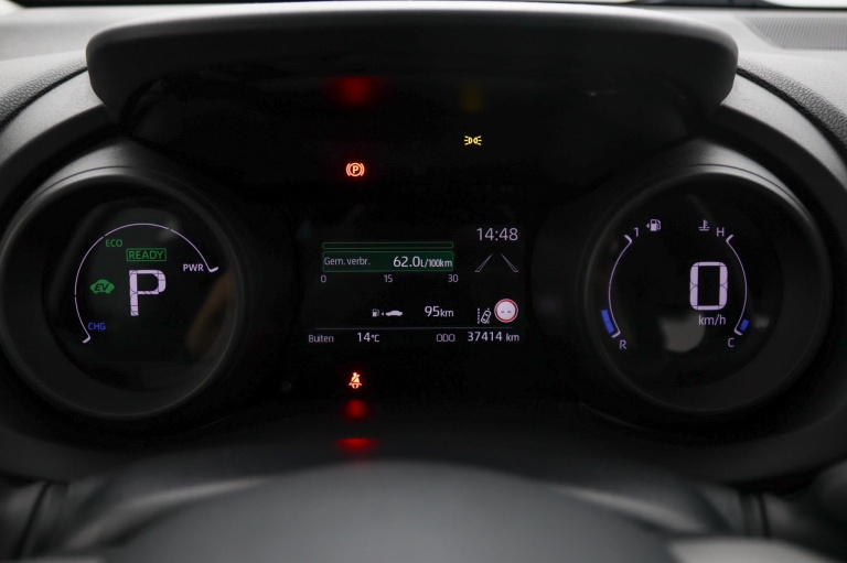 Toyota Yaris - 1.5 Hybrid Dynamic 6