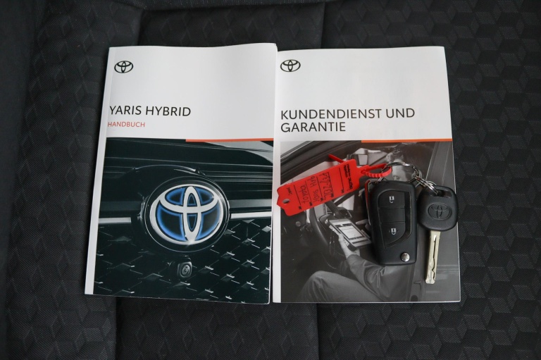 Toyota Yaris - 1.5 Hybrid Dynamic 9