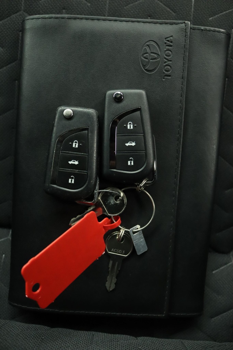 Toyota Corolla - 1.2 Turbo Active 11