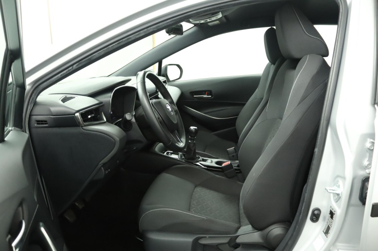 Toyota Corolla - 1.2 Turbo Active 17