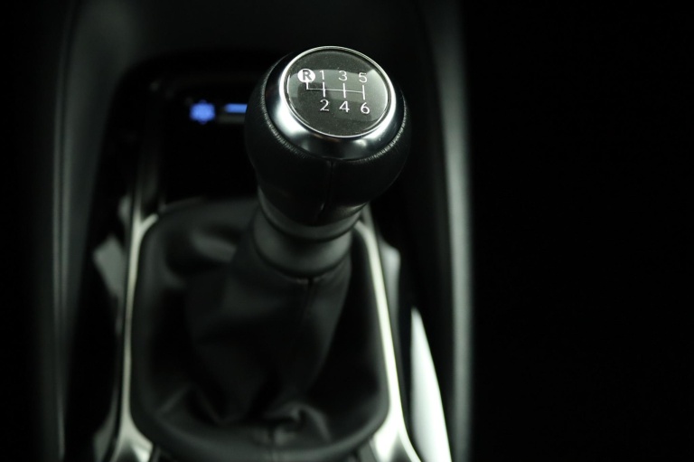 Toyota Corolla - 1.2 Turbo Active 27