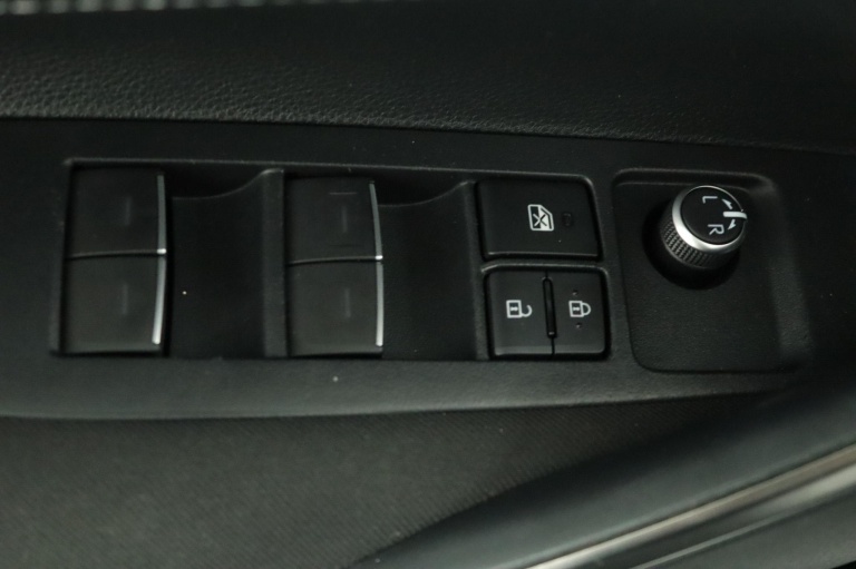 Toyota Corolla - 1.2 Turbo Active 28