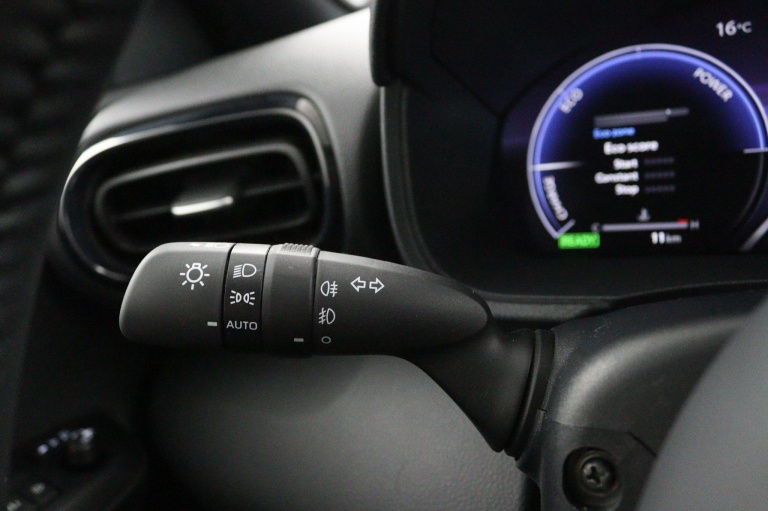 Toyota Yaris - 1.5 Hybrid 130 Executive 19