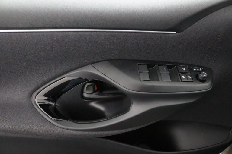 Toyota Yaris - 1.5 Hybrid 130 Executive 28