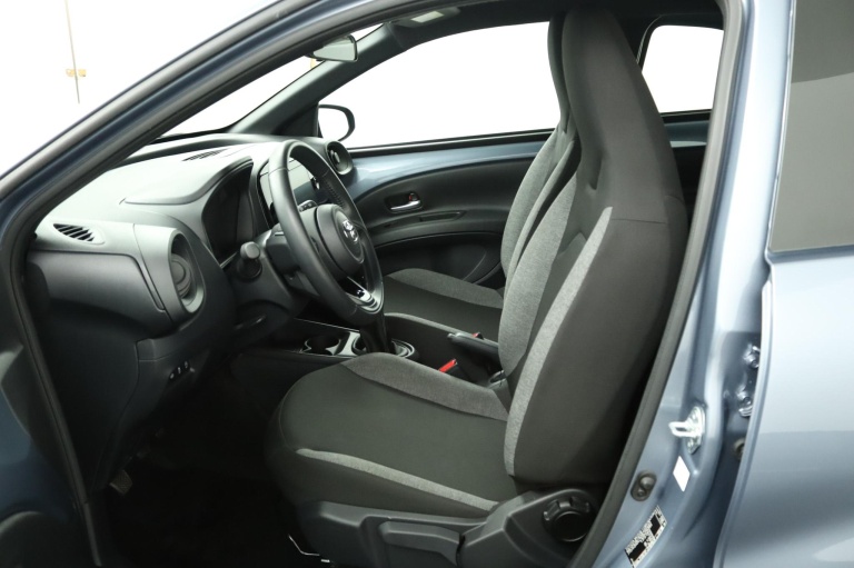 Toyota Aygo X - 1.0 VVT-i MT Play 17