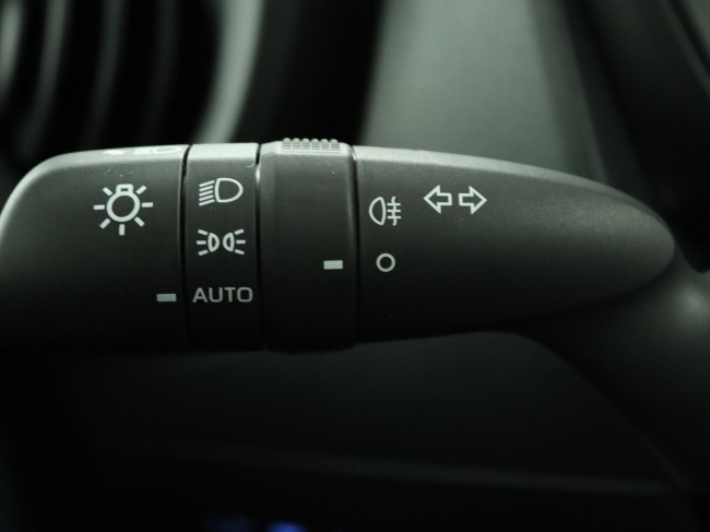 Toyota Aygo X - 1.0 VVT-i MT Play