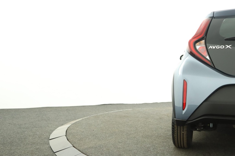 Toyota Aygo X - 1.0 VVT-i MT Play 40