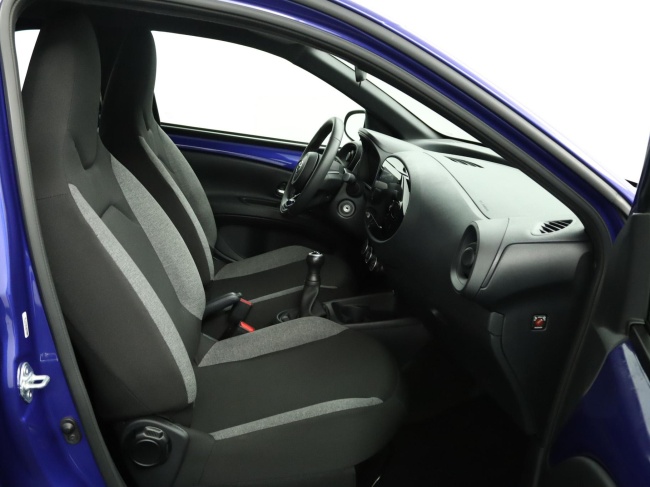 Toyota Aygo X - 1.0 VVT-i MT Play