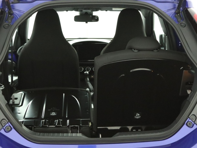 Toyota Aygo X - 1.0 VVT-i MT Play