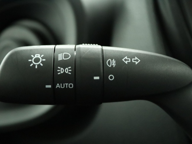 Toyota Aygo X - 1.0 VVT-i MT Play