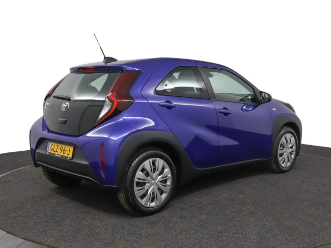 Toyota Aygo X - 1.0 VVT-i MT Play