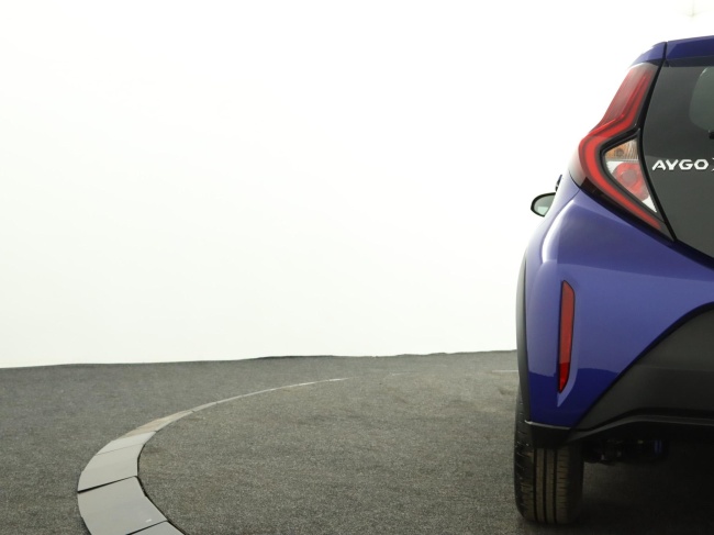 Toyota Aygo X - 1.0 VVT-i MT Play