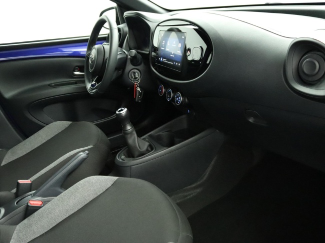 Toyota Aygo X - 1.0 VVT-i MT Play