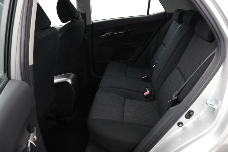 Toyota Auris - 1.6-16V Sol Business 17
