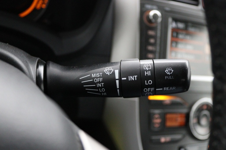 Toyota Auris - 1.6-16V Sol Business 30