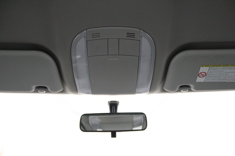 Toyota Auris - 1.6-16V Sol Business 31