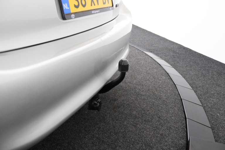 Toyota Auris - 1.6-16V Sol Business 36