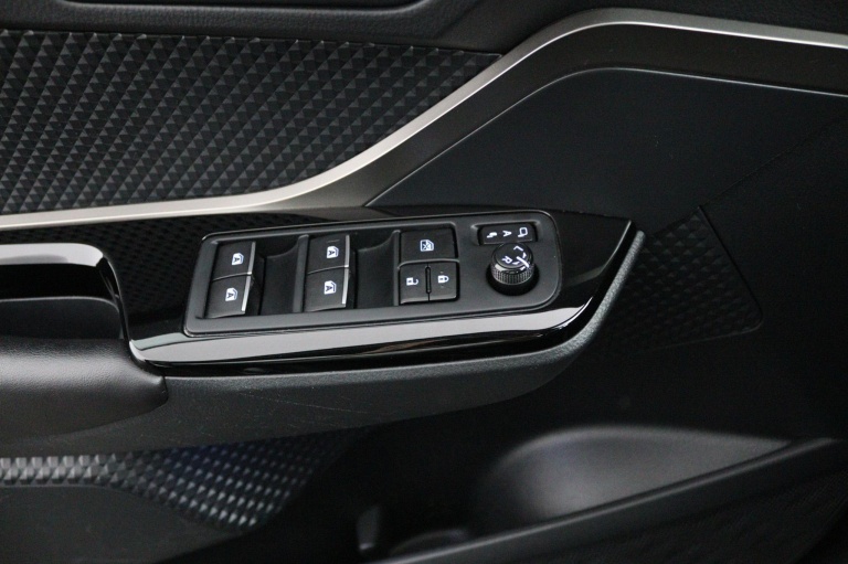 Toyota C-HR - 1.8 Hybrid Energy 28