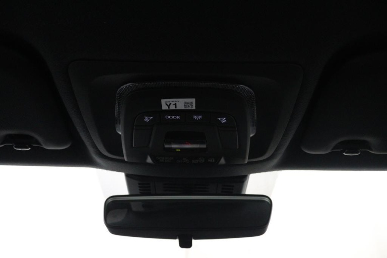 Toyota C-HR - 1.8 Hybrid 140 32