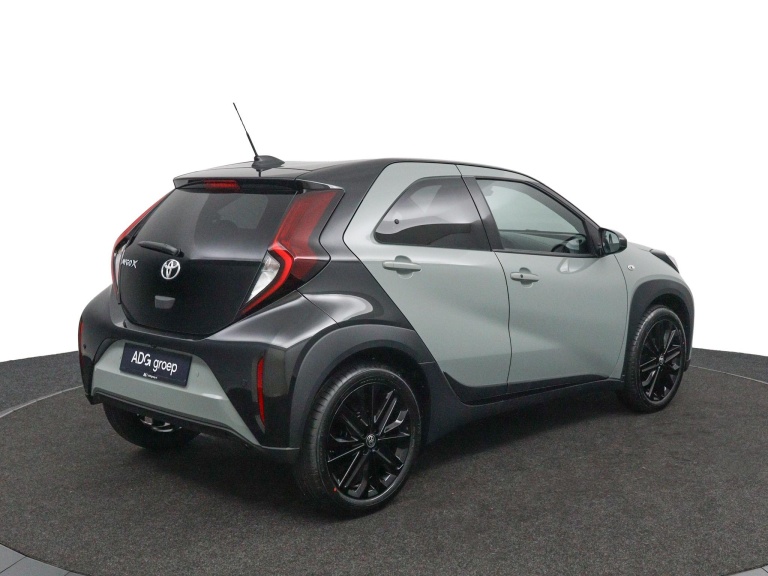 Toyota Aygo X - 1.0 VVT-i MT Premium 2
