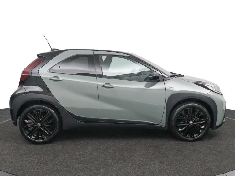 Toyota Aygo X - 1.0 VVT-i MT Premium 6