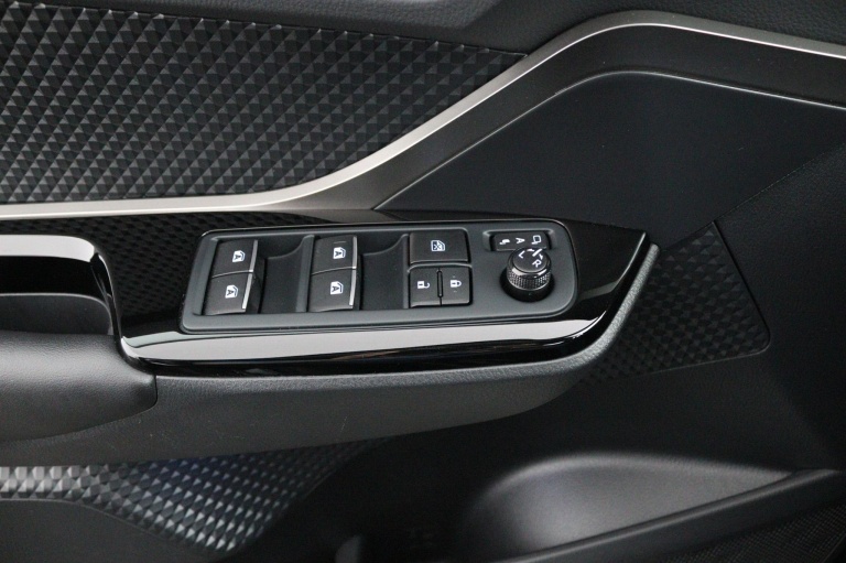 Toyota C-HR - 1.8 Hybrid Style 29